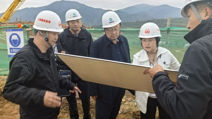 張佩峰調(diào)研督導榆中縣山洪災害受損戶安置點建設(shè)推進情況