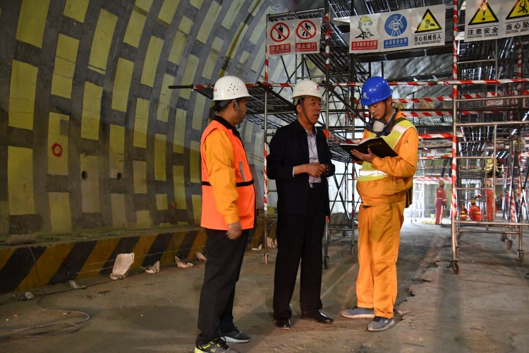 J:集團(tuán)網(wǎng)站模塊公司動態(tài)8.2子公司動態(tài).甘肅省交通工程建設(shè)監(jiān)理有限公司省交通監(jiān)理公司動態(tài)新聞（2018.4-2019.7）生產(chǎn)經(jīng)營?9.1.24精準(zhǔn)把脈 助推高質(zhì)量發(fā)展——甘肅交通監(jiān)理公司項(xiàng)目機(jī)構(gòu)年度目標(biāo)責(zé)任考核工作紀(jì)實(shí)_0_1_5.jpg